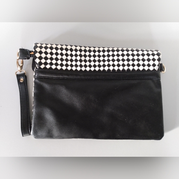 Large Aldo Clutch Wristlet - Picture 2 of 13